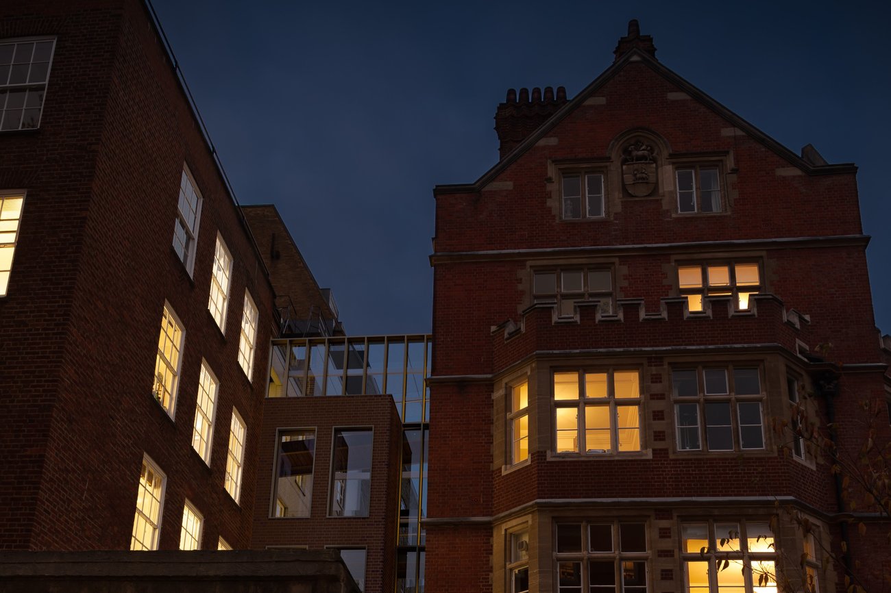 1384_BlackstoneChambers_Dusk_2018-11-30_FINALcrop.jpg